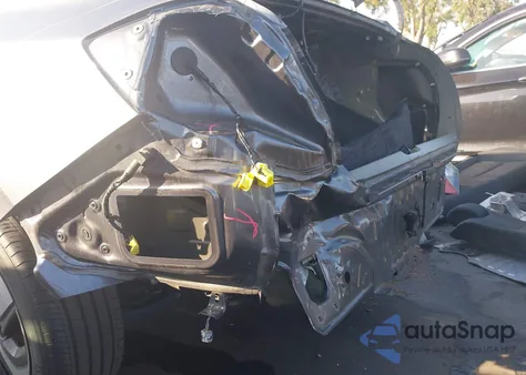 2022 Honda Insight Ex z USA, uszkodzony, nr VIN 19XZE4F51NE013373